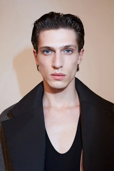 Look 30